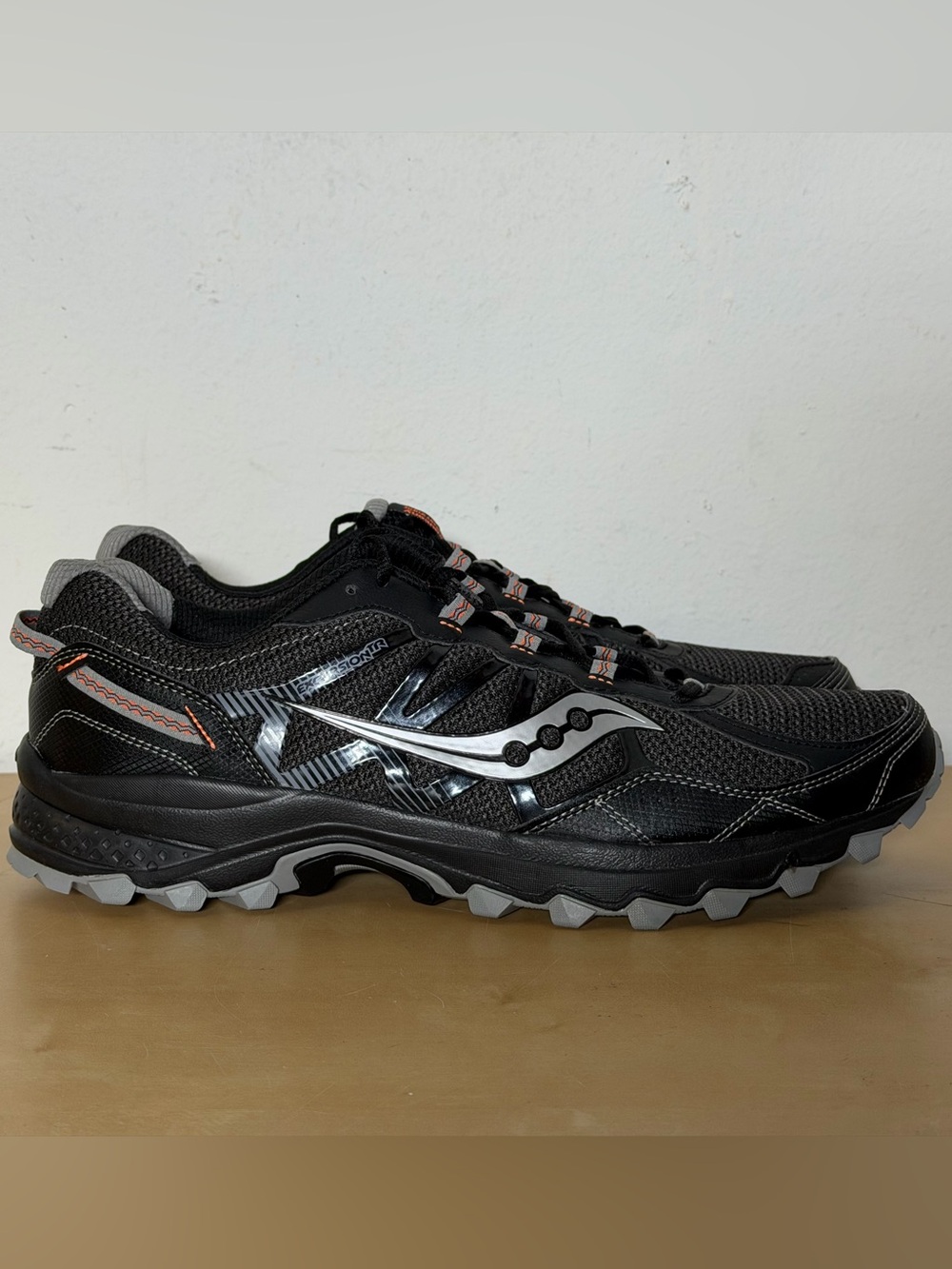 Saucony Excursion TR11 Black Grey Trail Running Shoes S20392-2 Men's Size 12